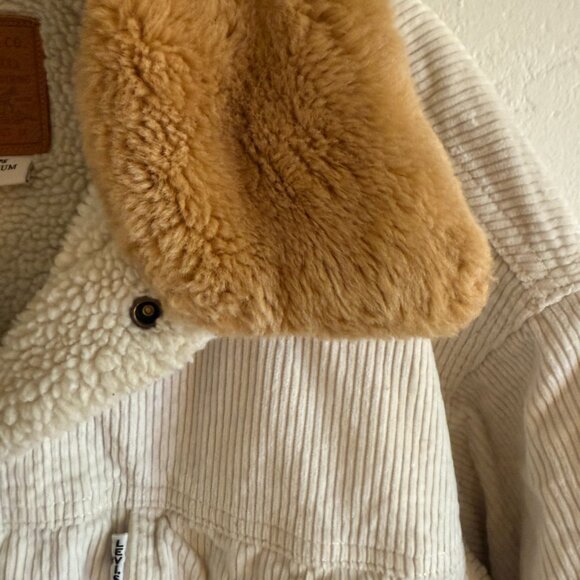 Levi's Ivory Corduroy Sherpa Jacket with Removable Fur Collar - Picture 5 of 9